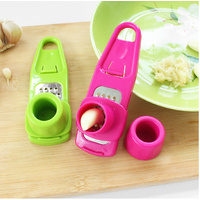 Plastic Garlic Press Crusher Masher Kitchen Gadget Hand Tools Random Colour 