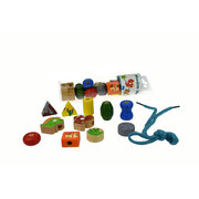 WOODEN DINOSAUR LACING BEAD SET IN TUBE