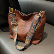 Vintage Charm: Geometric Strap Hobo Bag with Large Capacity
