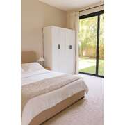 4 Door Wardrobe in White Gloss – Hanging Rail, Shelves & Black Handles