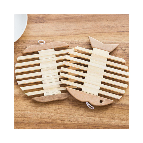 2 Pcs Bamboo Tablemat Fish And Apple Shape Heat Resistant Insulation Pad  
