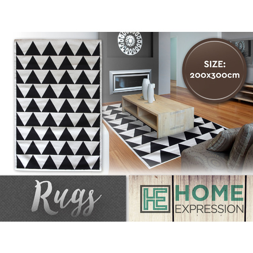 Woven Bold Triangle Rug Black 200 x 300cm