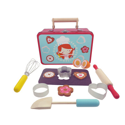 BAKING PLAYSET IN TIN SUITCASE