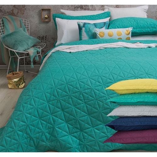 Regent Sb/Db Coverlet Set in Turquoise by Bambury