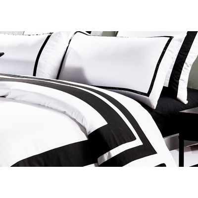 Queen Size Black and White Quilt Cover Set (3PCS)