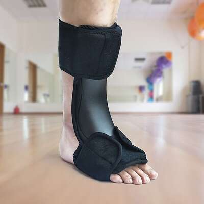 Adjustable Night Splint – Low-Profile Black Foot Brace, Size 37-40